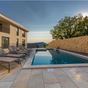 5 bedroom villa with pool near Crikvenica, sleeps 10